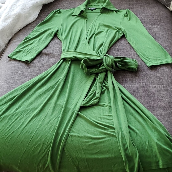 Le chateau wrap up dress 👗 - Picture 5 of 6